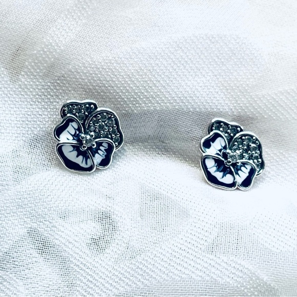 NWOT Sterling Silver 925 Two-Tone Blue Flowers Stud Earrings - Picture 6 of 15